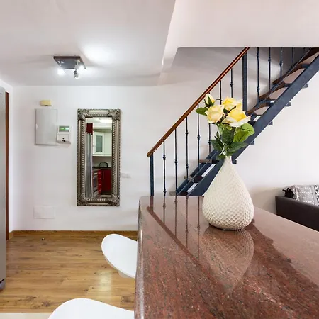 Attic Vistas Mit Wunderschoenem Meerblick Apartment *