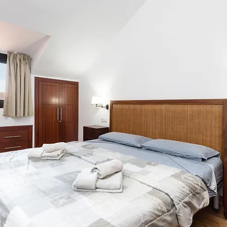 Attic Vistas Mit Wunderschoenem Meerblick Apartment